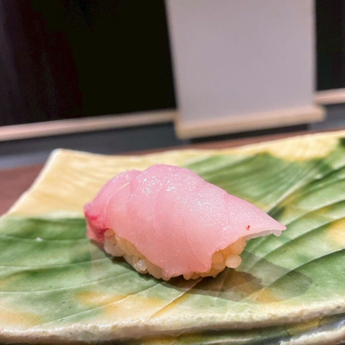 寿司の匠として、繊細かつ大胆な味わいを皆様に提供している当店
